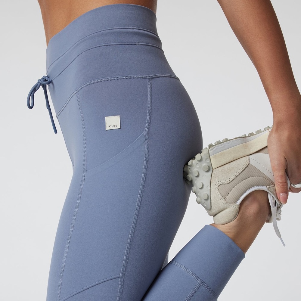 SOLD ‼️ Vuori Pocket Leggings